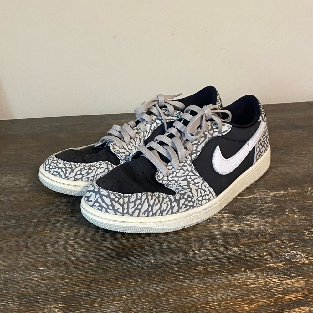 Men’s Jordan 1 low OG elephant print size 11 in good shape!